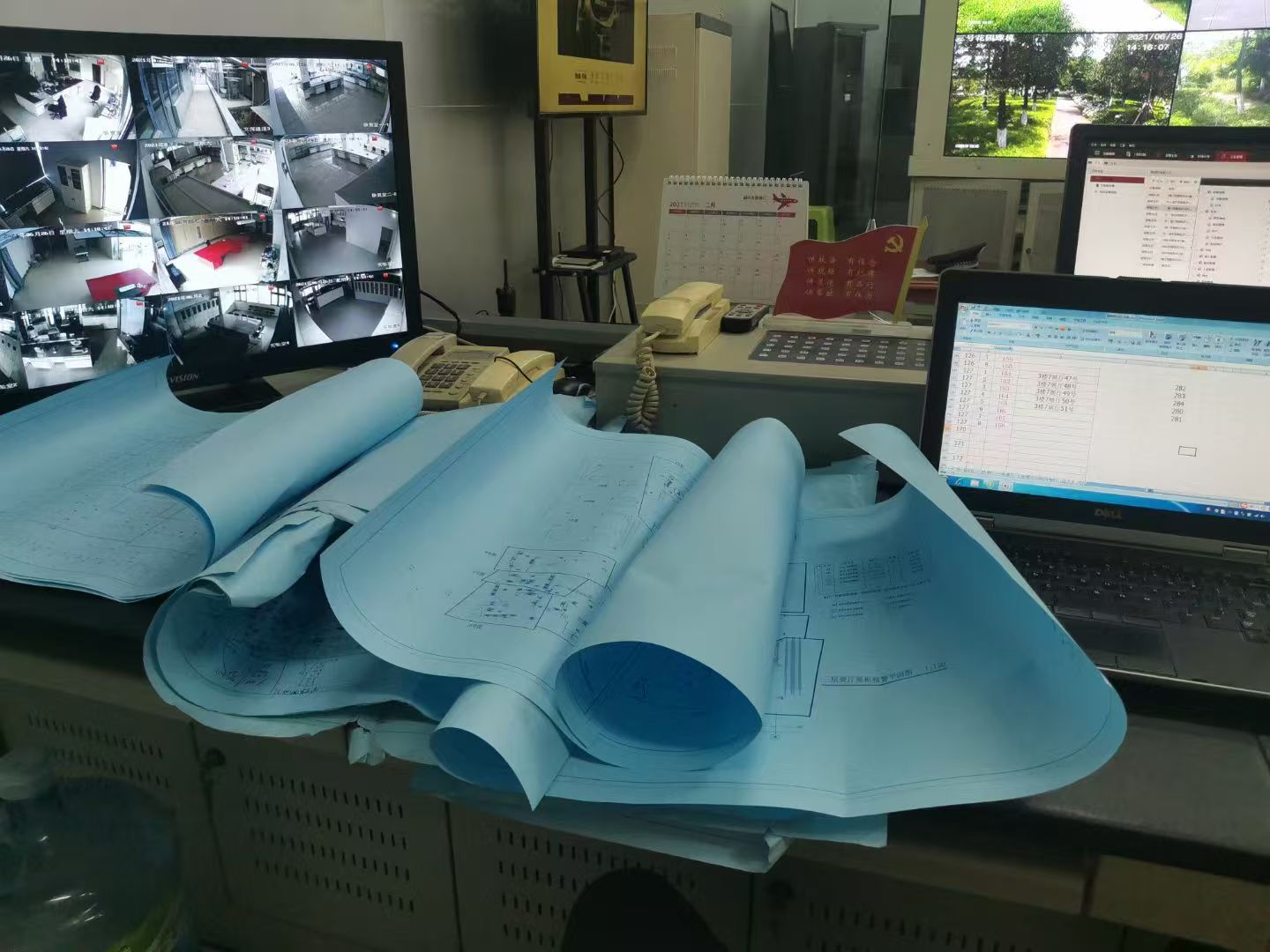 监控中心 · 弱电智能化工程